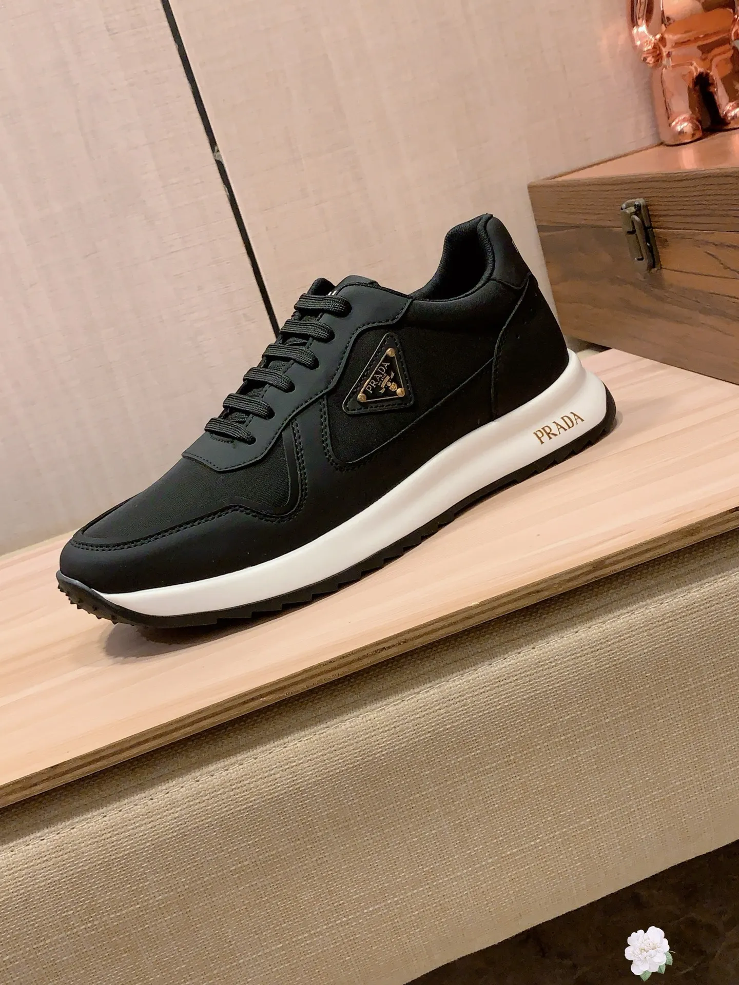 Men's men's shoes💰460💰💰🎩🎩[Lightning][Lightning] "PRADA*" The latest and most popular casual shoes, top brand [seduce] luxury ~ purchasing agency, top ~ quality. [Strong] The upper is made of imported breathable cowhide with material ➕ breathable sheepskin feet (•) and fine workmanship. The original stylish and stylish soft rubber wear-resistant and non-slip outsole is light and comfortable on the feet. The real thing looks better when photographed in person. 0121: code: 38-44, 4️⃣ colors selected